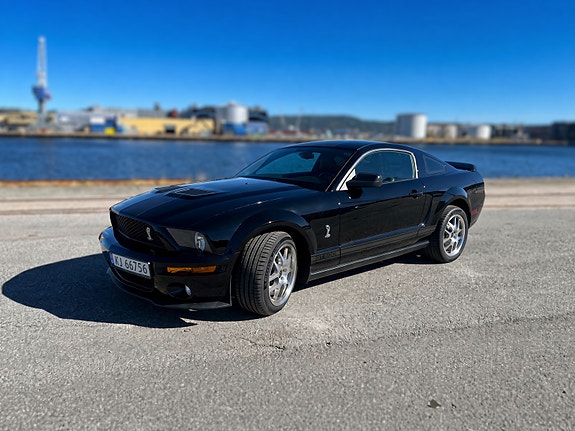 Ford Mustang 4 of 14