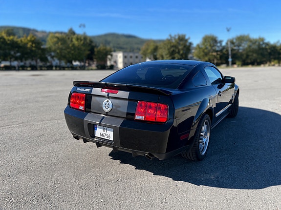 Ford Mustang 6 of 14