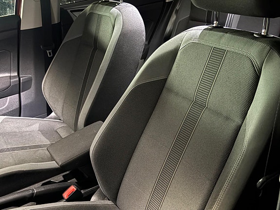 Volkswagen Polo 13 of 27