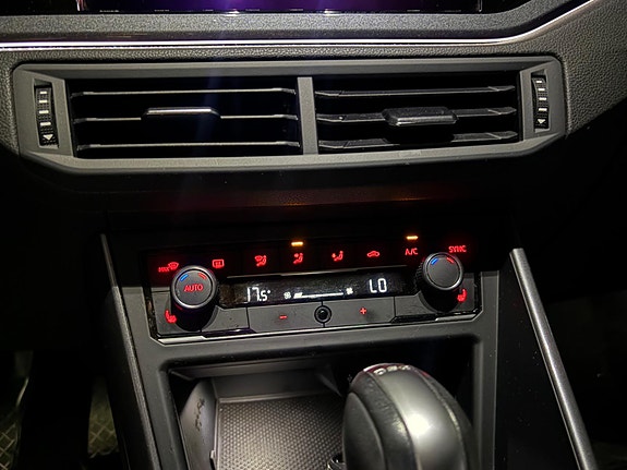 Volkswagen Polo 21 of 27