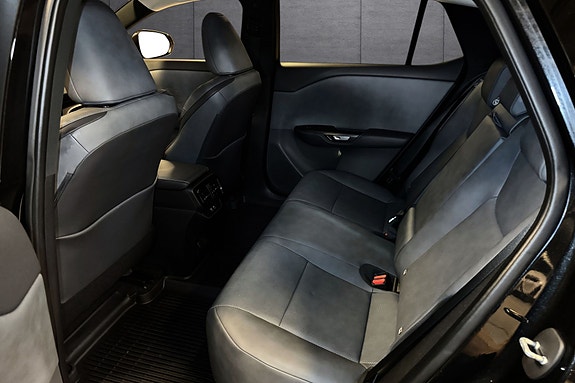 Lexus RZ450e 11 of 21