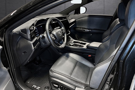 Lexus RZ450e 15 of 21