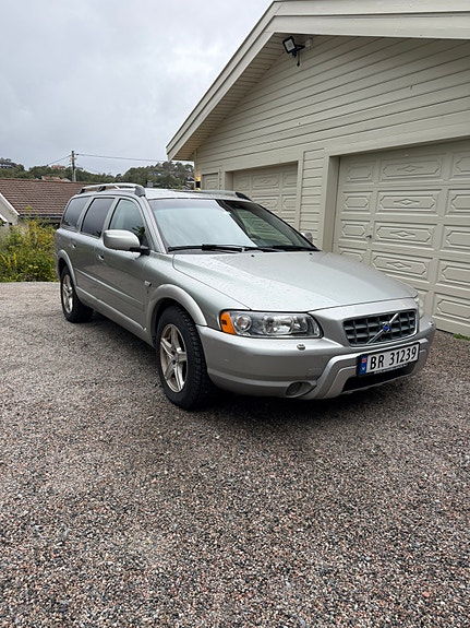 Volvo XC70 2 of 30
