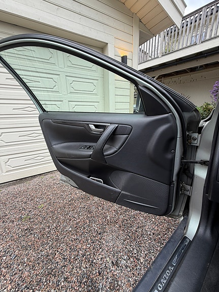 Volvo XC70 16 of 30