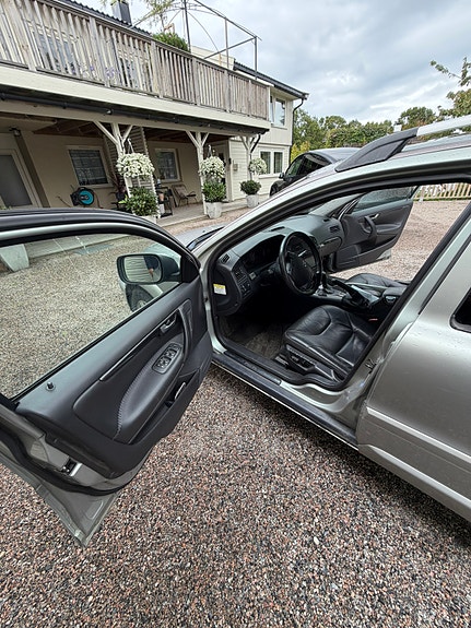 Volvo XC70 9 of 30