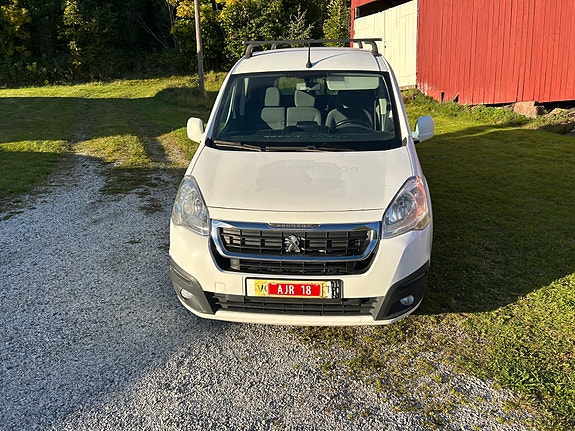 Peugeot Partner 2 of 10