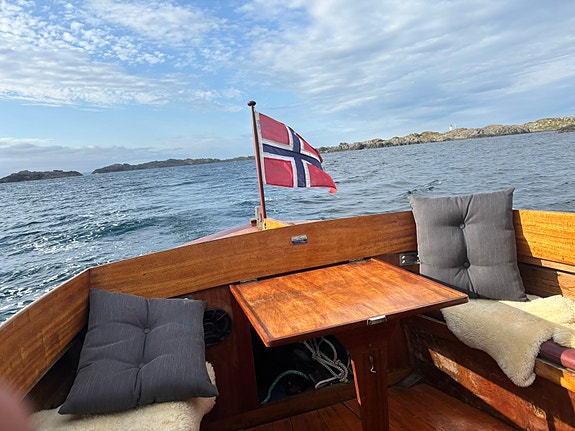 Nydelig Svege snekke bygget i Flekkefjord. 16 of 25