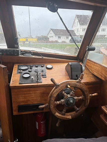 Nydelig Svege snekke bygget i Flekkefjord. 10 of 25