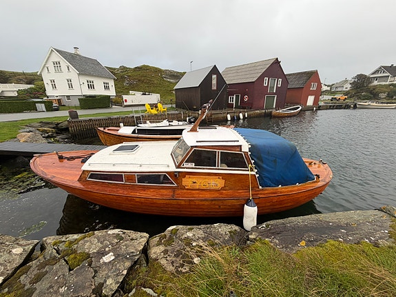 Nydelig Svege snekke bygget i Flekkefjord. 6 of 25