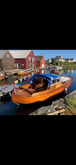 Nydelig Svege snekke bygget i Flekkefjord. 2 of 25