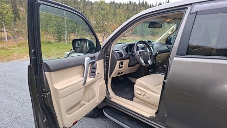 Toyota Land Cruiser 10 of 25