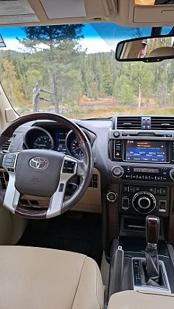 Toyota Land Cruiser 9 of 25
