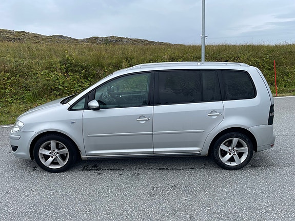 Volkswagen Touran 4 of 20