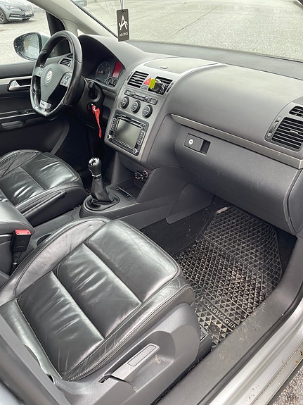 Volkswagen Touran 13 of 20