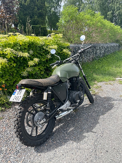 Suzuki GSX400E 2 of 2