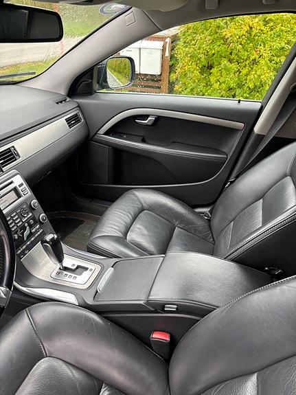 Volvo XC70 12 of 28