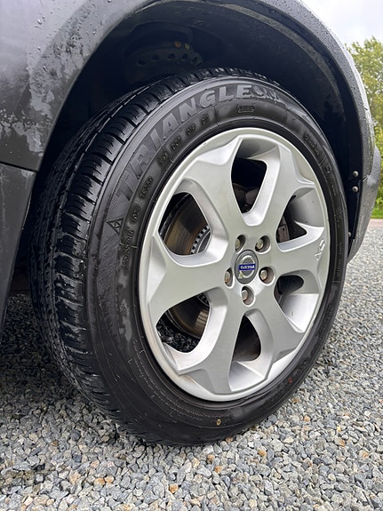 Volvo XC70 17 of 28