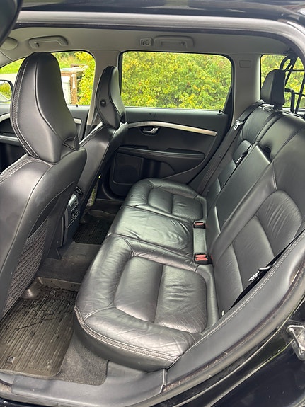 Volvo XC70 13 of 28