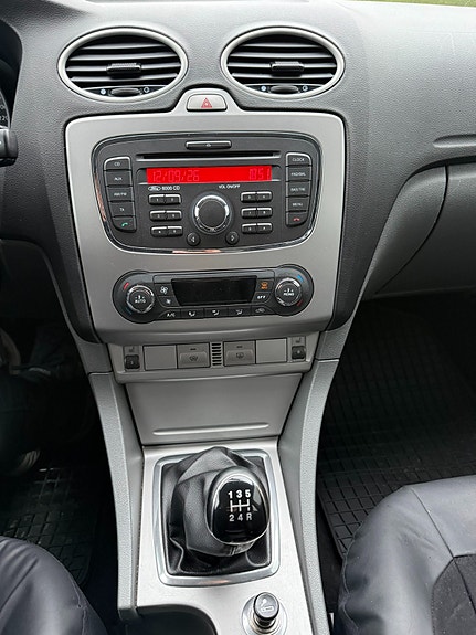 Ford Focus 11 of 16