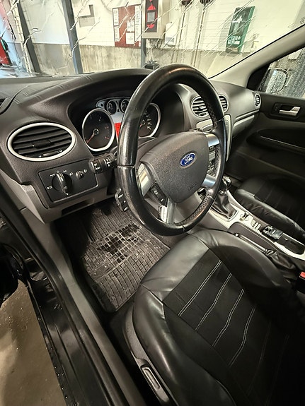 Ford Focus 12 of 16