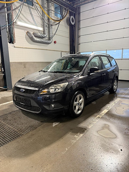Ford Focus 2 of 16