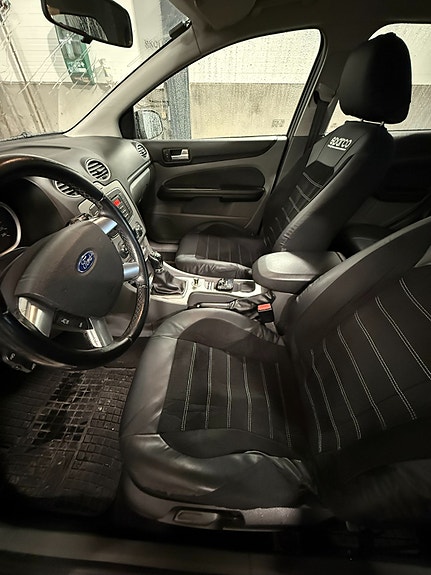 Ford Focus 10 of 16