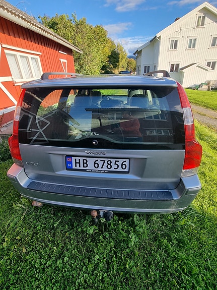 Volvo V70 3 of 6
