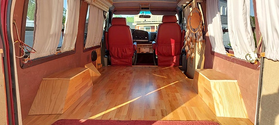 Ford E-350 11 of 17