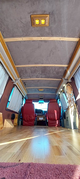 Ford E-350 12 of 17