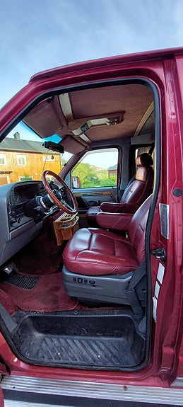 Ford E-350 6 of 17