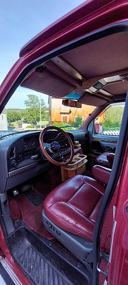Ford E-350 7 of 17