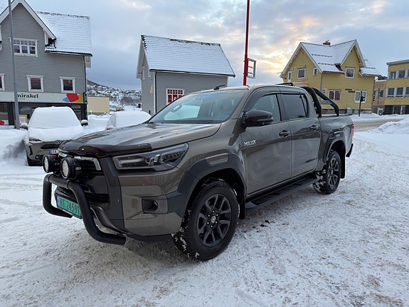 Toyota HiLux 4 of 27