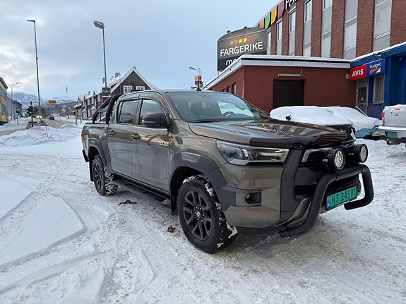 Toyota HiLux 8 of 27