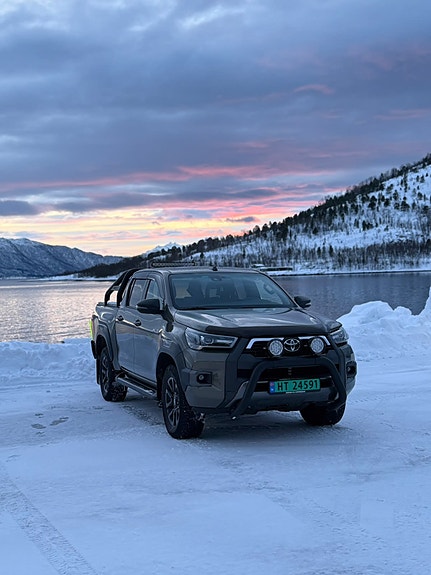Toyota HiLux 13 of 27