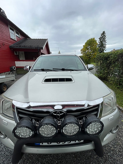 Toyota HiLux 6 of 16