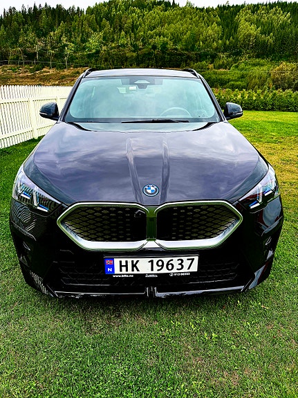 BMW iX2 6 of 27