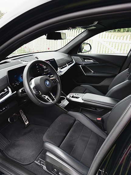 BMW iX2 14 of 27