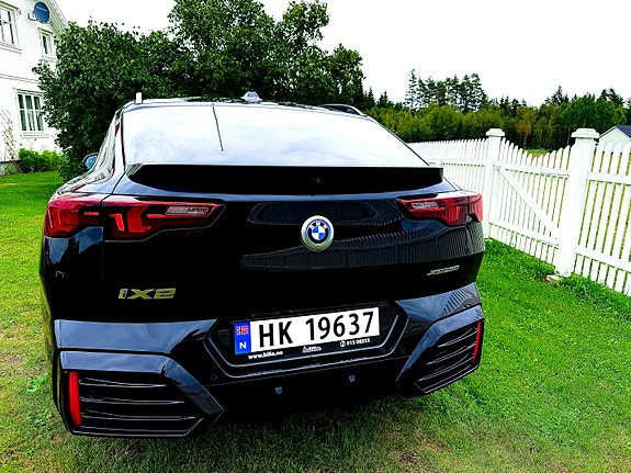 BMW iX2 7 of 27