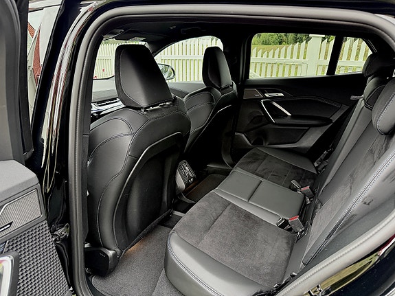 BMW iX2 25 of 27
