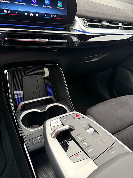 BMW iX2 18 of 27
