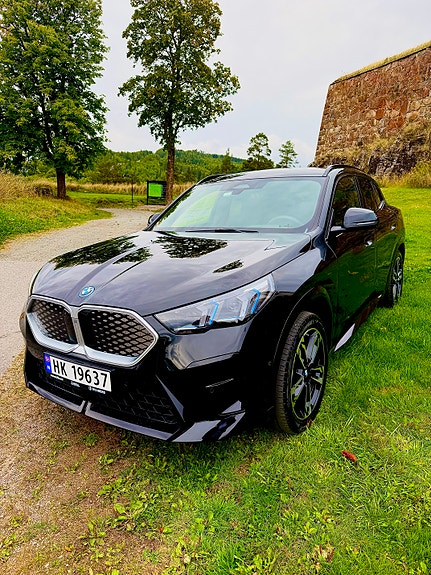 BMW iX2 10 of 27