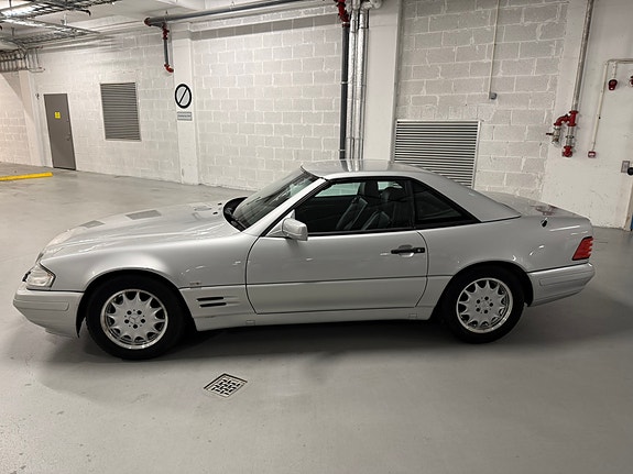 Mercedes-Benz SL320 3 of 29