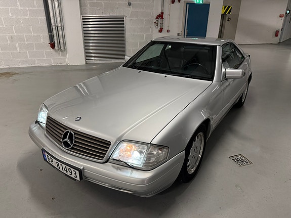 Mercedes-Benz SL320 7 of 29