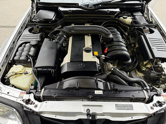 Mercedes-Benz SL320 28 of 29