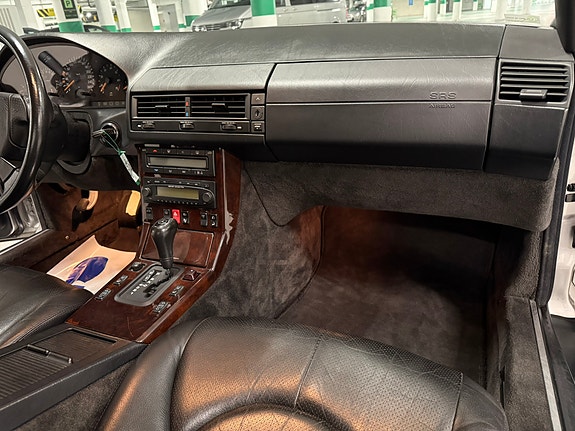 Mercedes-Benz SL320 19 of 29