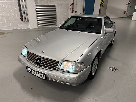 Mercedes-Benz SL320 6 of 29