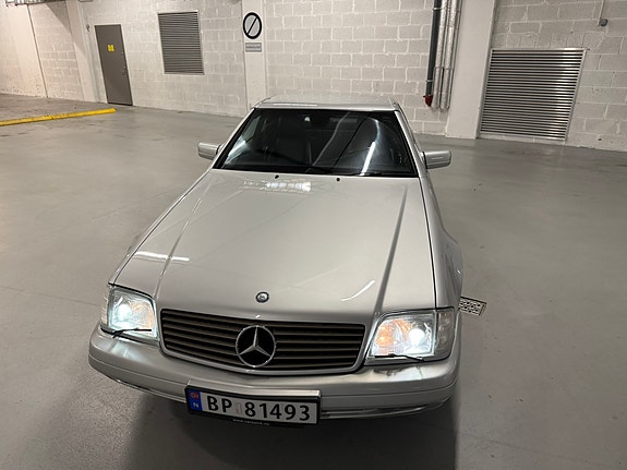 Mercedes-Benz SL320 9 of 29