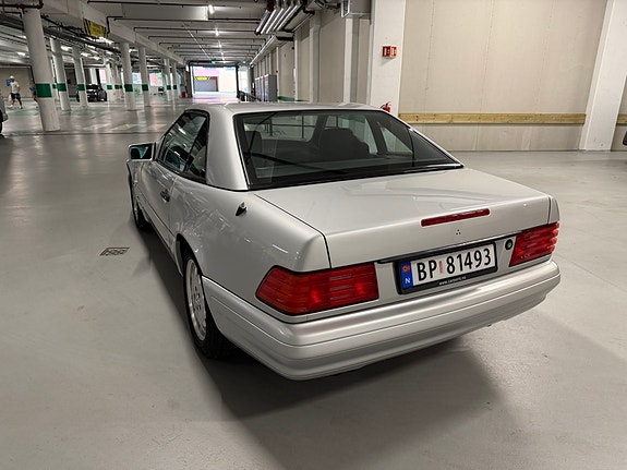Mercedes-Benz SL320 10 of 29