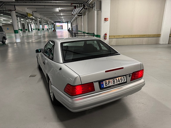 Mercedes-Benz SL320 5 of 29
