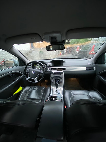 Volvo V70 13 of 30